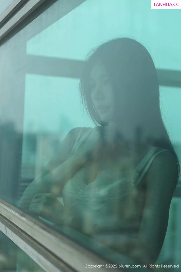 Carina Lee Carina布丁 [XiuRen]高清写真图 2025.04.30 No.10226 布丁wow 肉色丝袜第4张图片